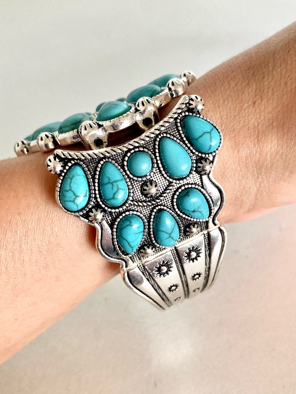 Plunder Silver & Turquoise tone Cluster NWOT boho cowgirl stretch Bracelet - Picture 3 of 9